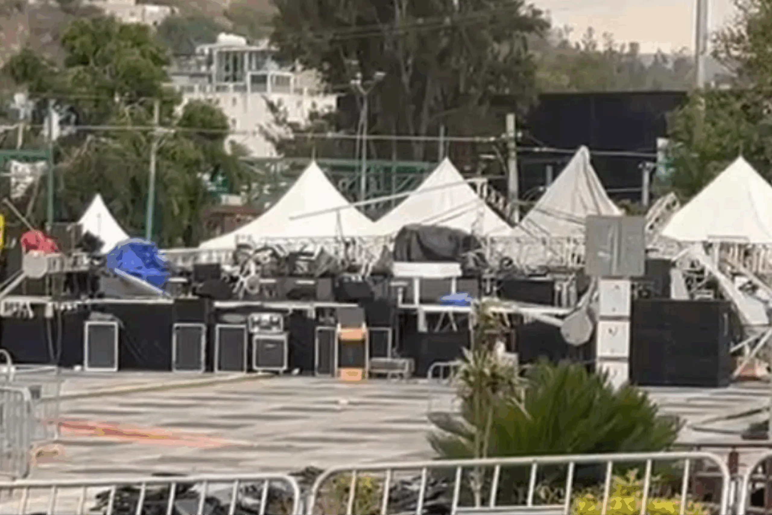 colapso de la estructura metálica en la alcaldía Gustavo A. Madero dejó varios lesionados antes del concierto por el Día de las Madres. Autoridades ya investigan las causas del incidente.