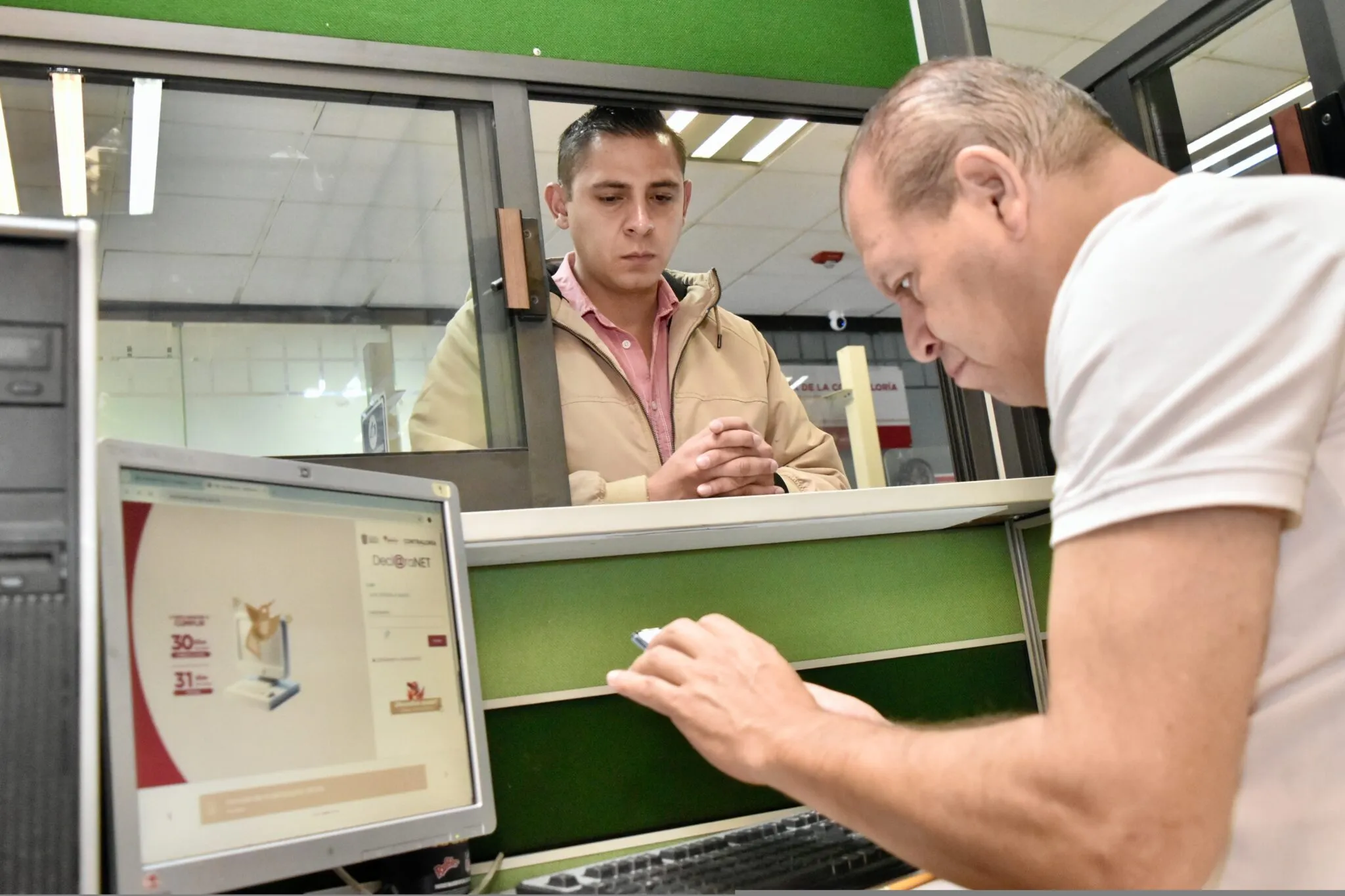 Cumplen con declaración patrimonial 60% de funcionarios de Edoméx