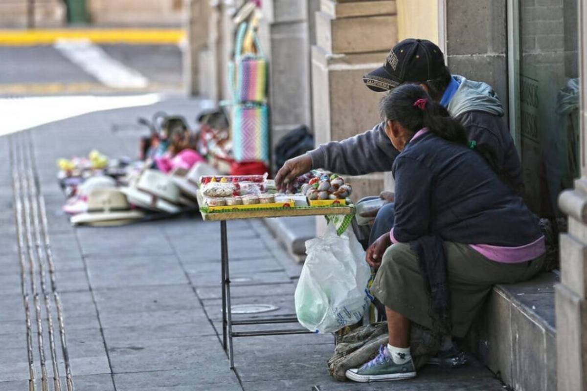 La pobreza laboral en México cae al nivel más bajo desde que hay ...