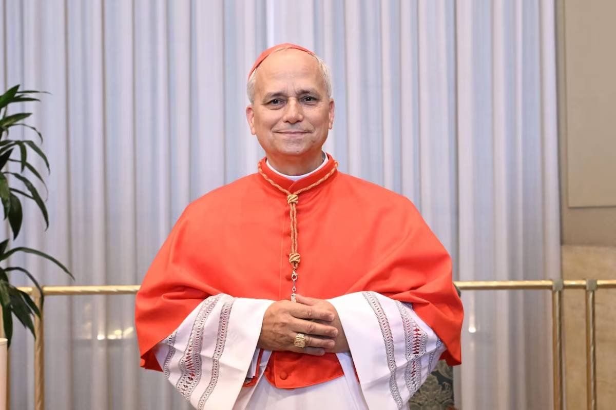 El Papa León XIV hace un llamado a la paz en su primer mensaje