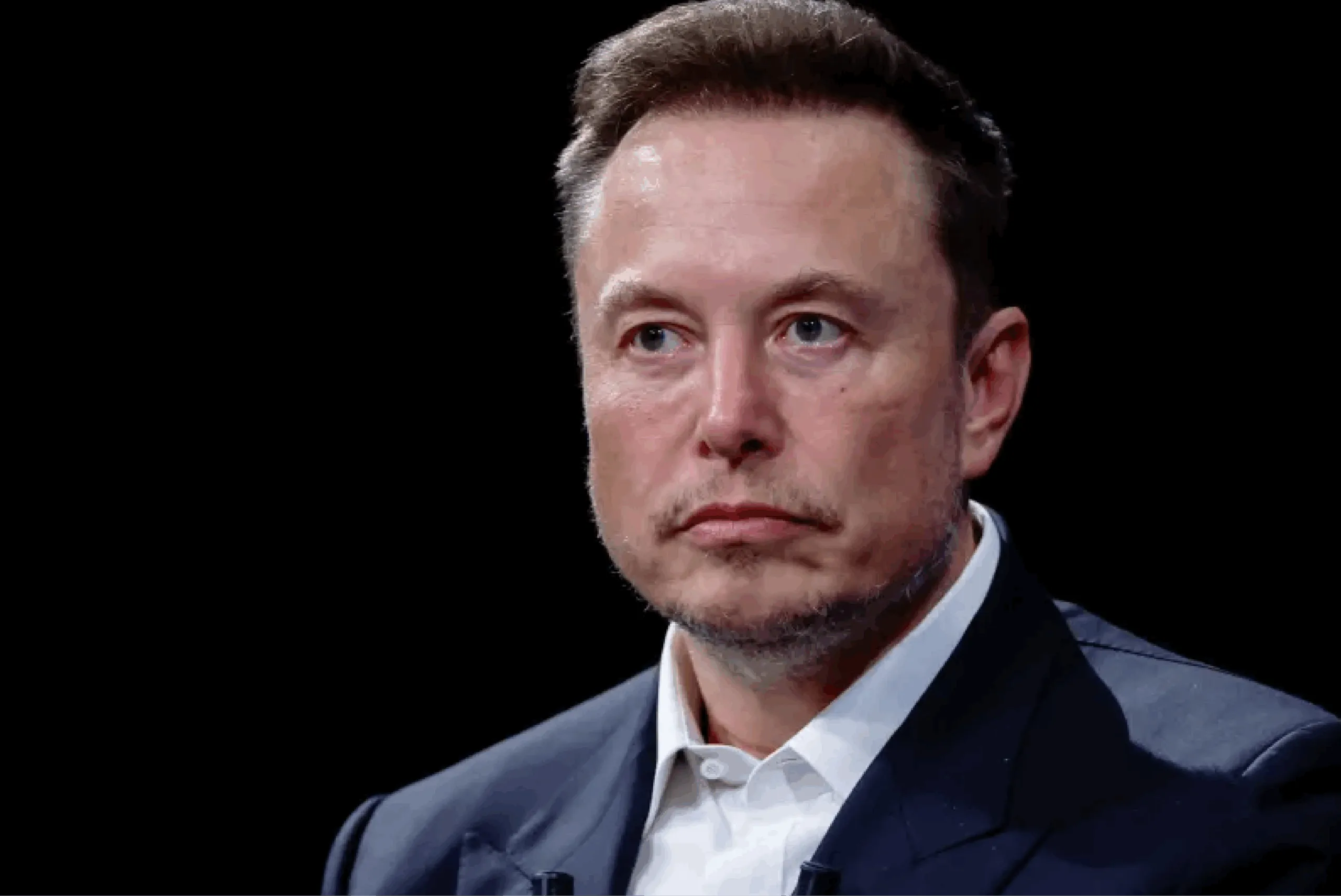Elon Musk, CEO de Tesla, enfrenta creciente presión tras una fuerte caída financiera y el descontento de inversionistas por su enfoque público y político.