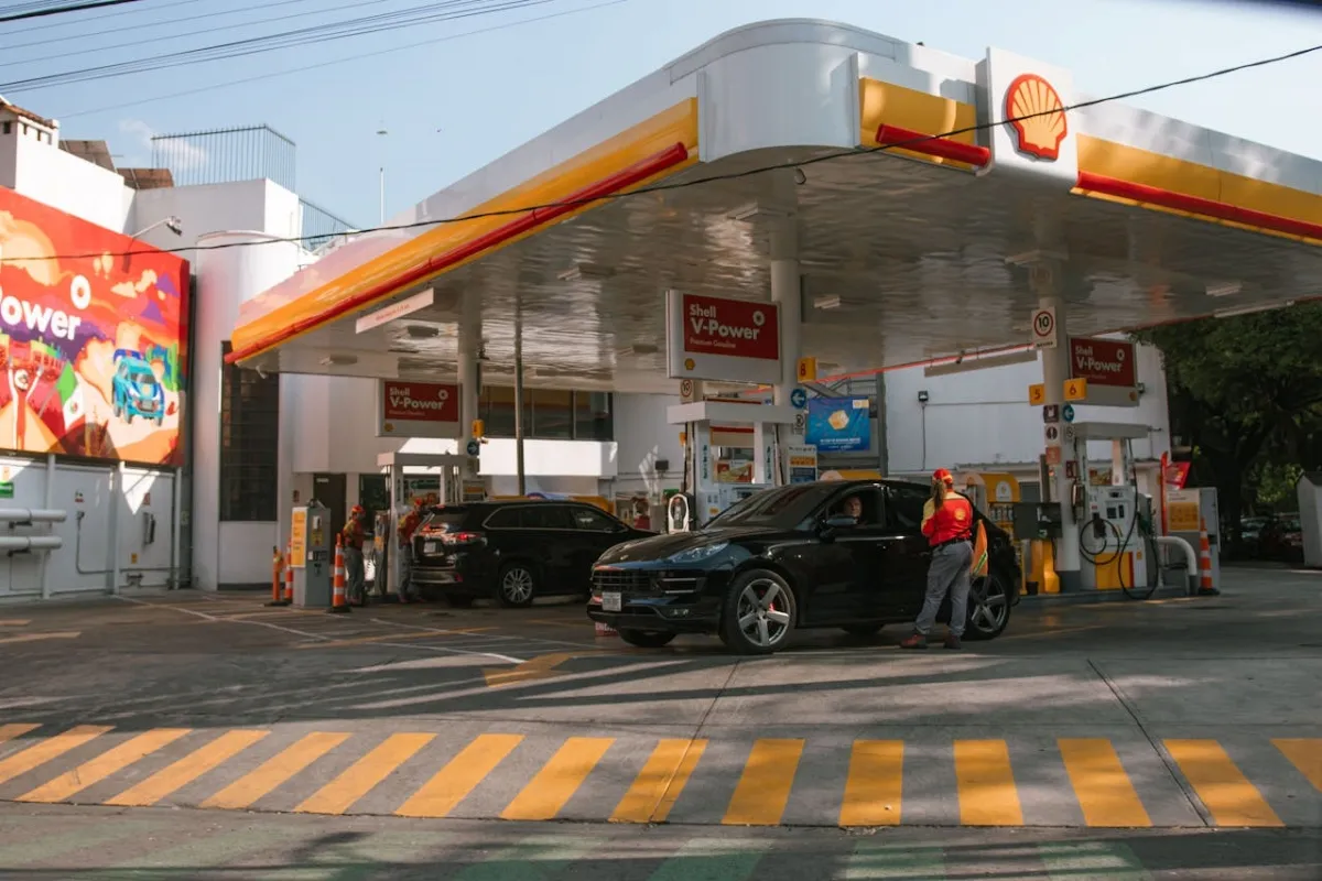 La Profeco y la ASEA realizaron verificaciones en gasolineras de Veracruz. | Foto: Pexels.