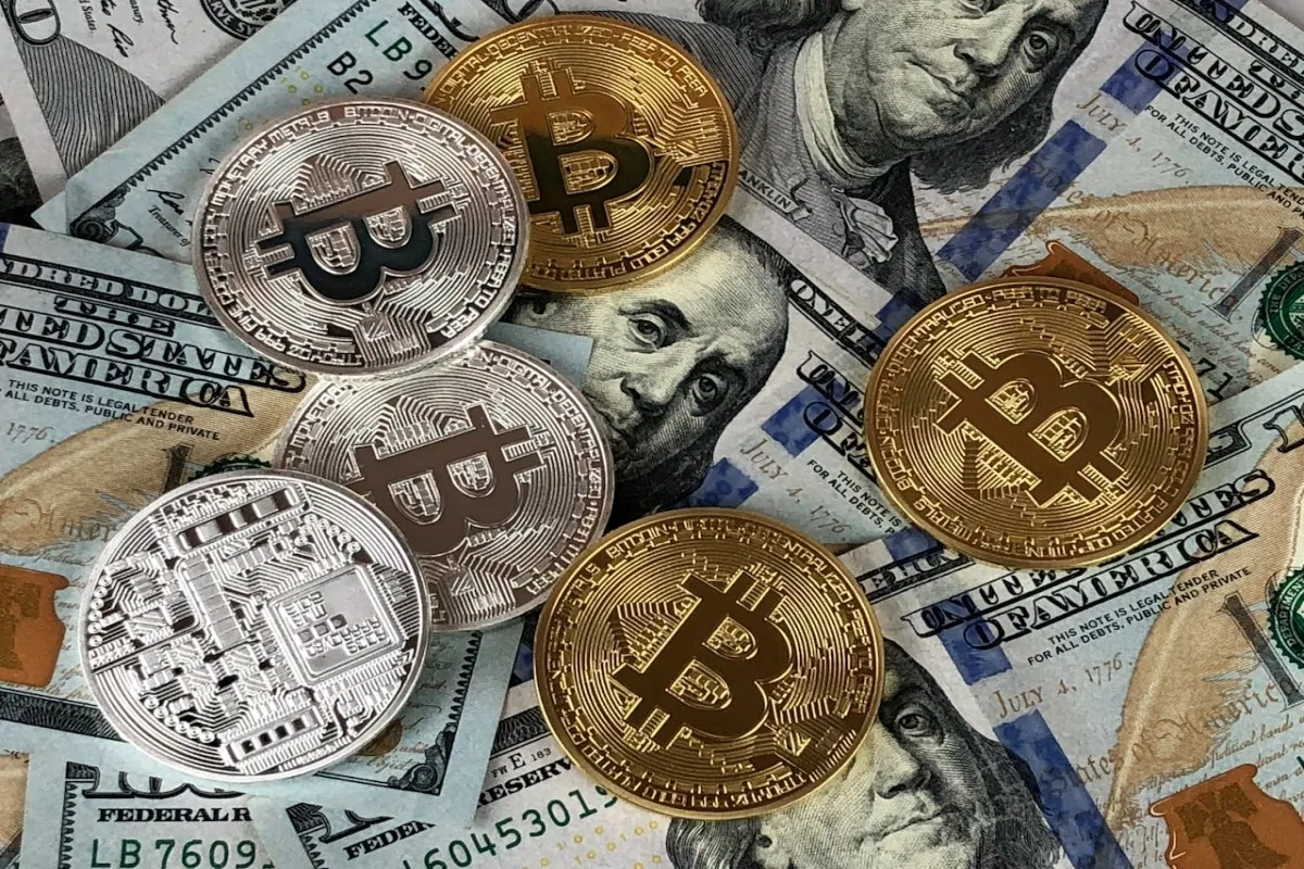 El Bitcoin alcanza una cotización superior a los 100 mil dólares por unidad. | Foto: Pexels.