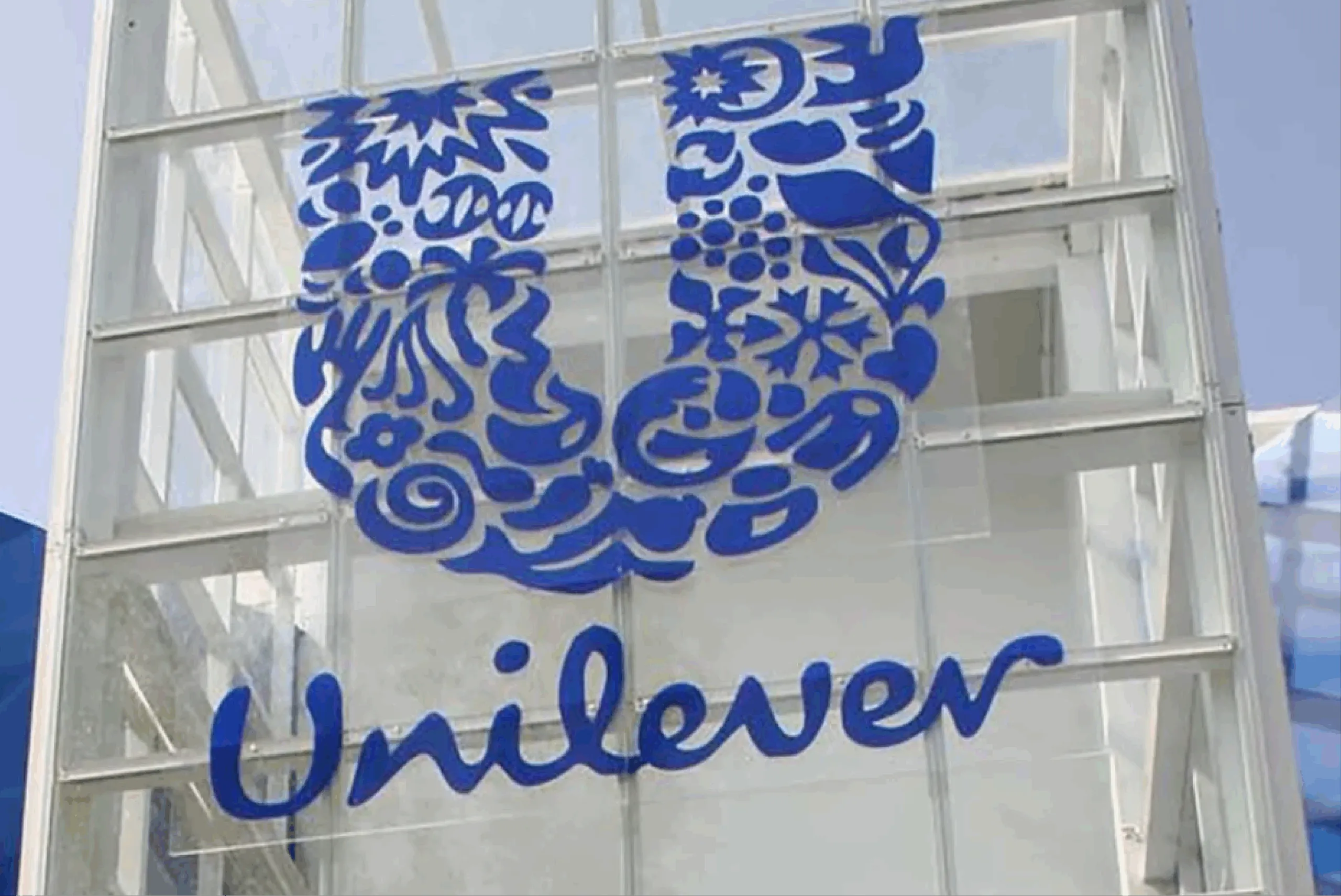 Marcelo Ebrard, anuncia la inversión de 30 mil millones de pesos de Unilever en México, destacando el compromiso de la empresa con el desarrollo económico del país.