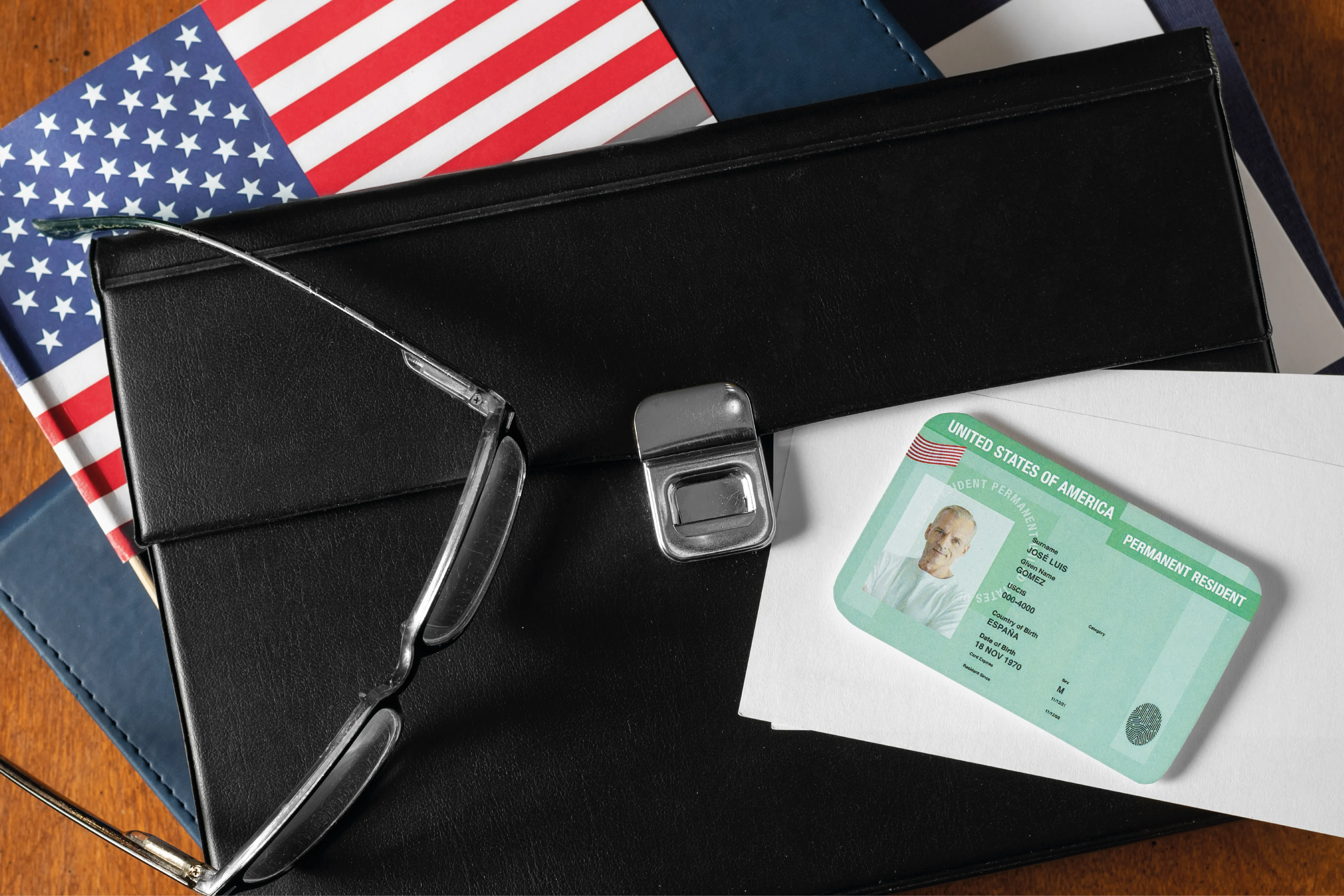 El gobierno de Trump ha revocado más de 1,500 visas con apoyo de inteligencia artificial, bajo una política de cero tolerancia a amenazas externas.