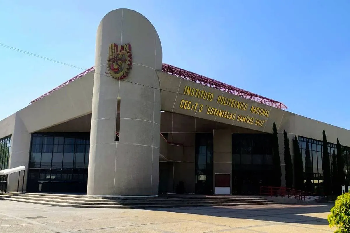 Pertenecer al IPN es portar una identidad arraigada en la justicia social y la soberanía nacional. “Hoy no solo celebramos esta identidad, sino también los logros recientes de nuestra institución en cada rincón donde estamos presentes”