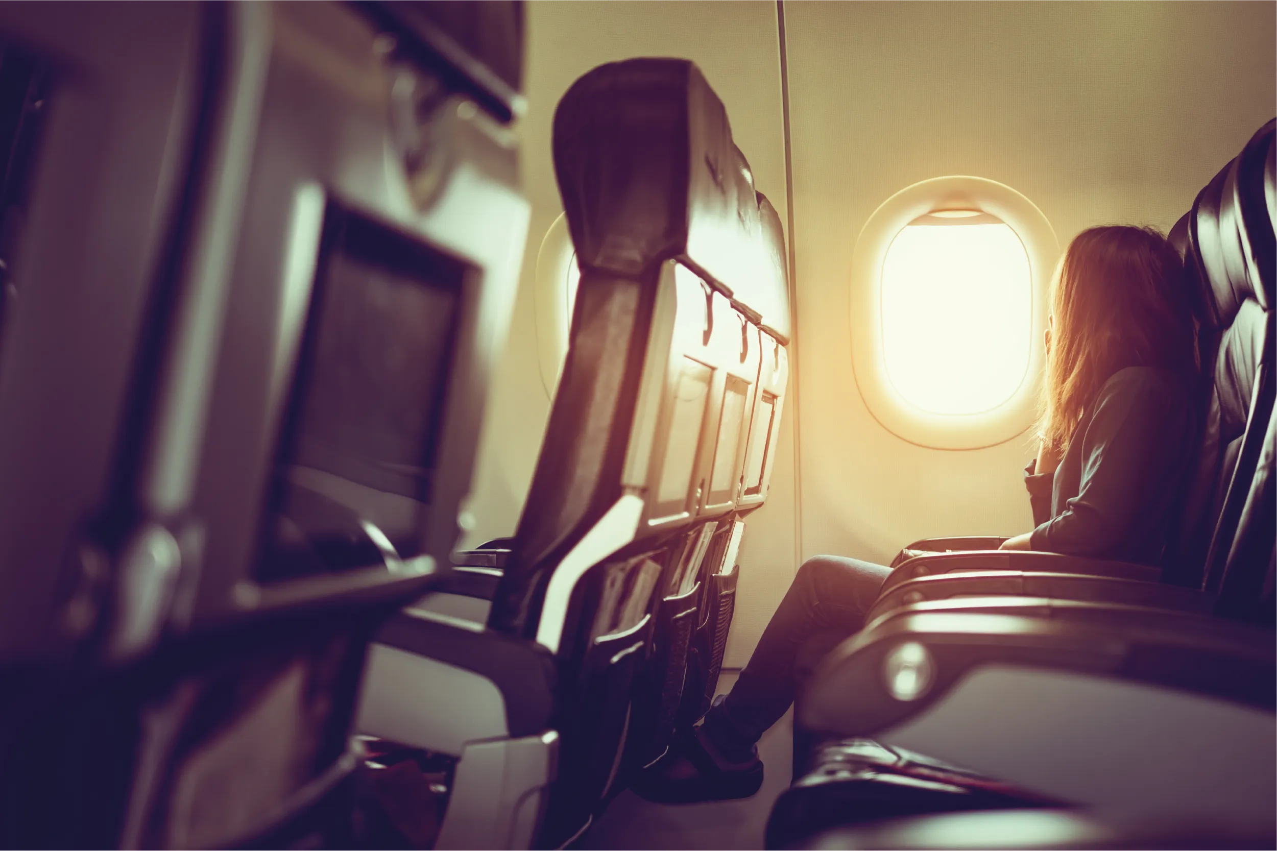 El asiento 11A, junto a la salida de emergencia, simboliza a quienes lideran en el caos. ¿Y tú, estás listo para abrir la puerta cuando todo tiembla?