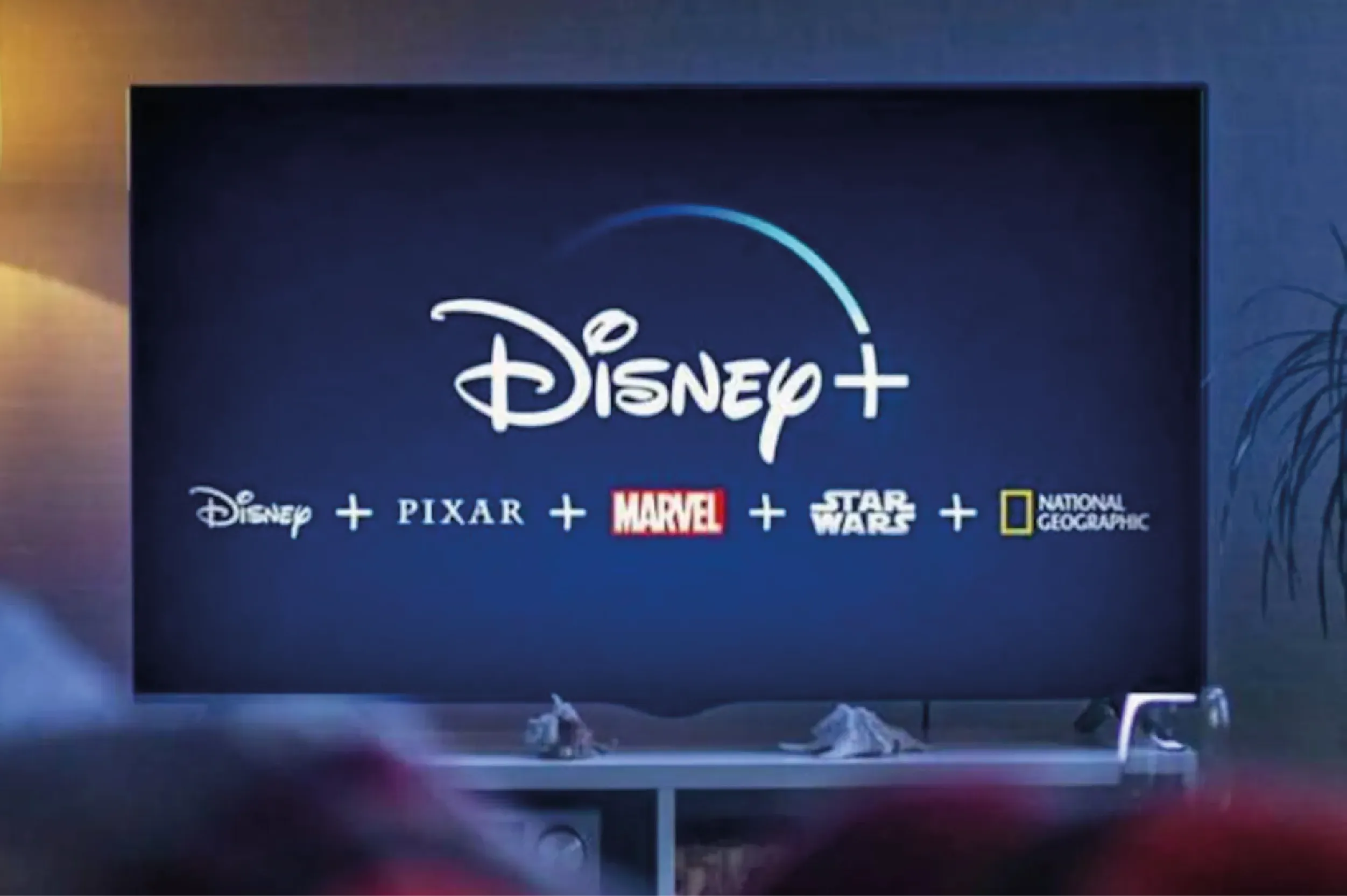 Disney atraviesa una reestructuración global que ha dejado a cientos de empleados sin trabajo en áreas clave como cine, televisión y finanzas.