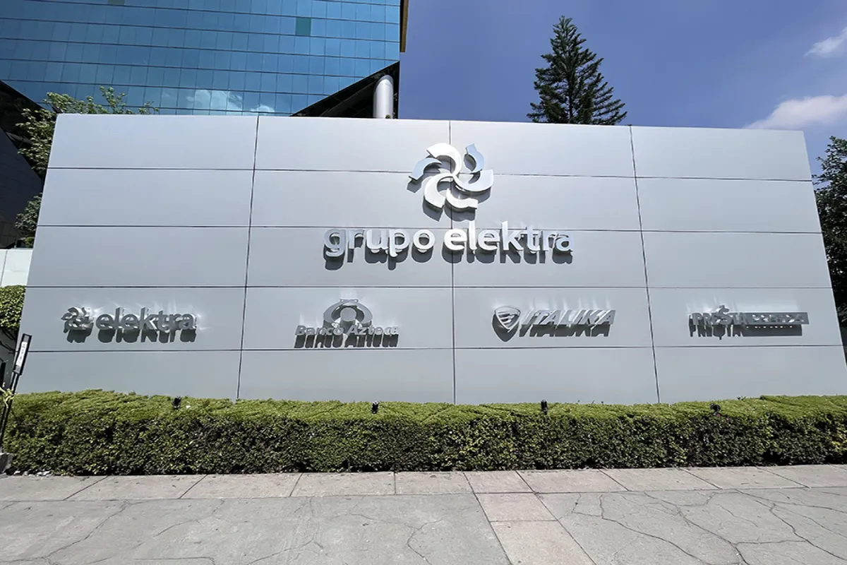 Grupo Elektra pierde litigio contra el SAT y deberá pagar una multa. | Foto: Wikimedia Commons.