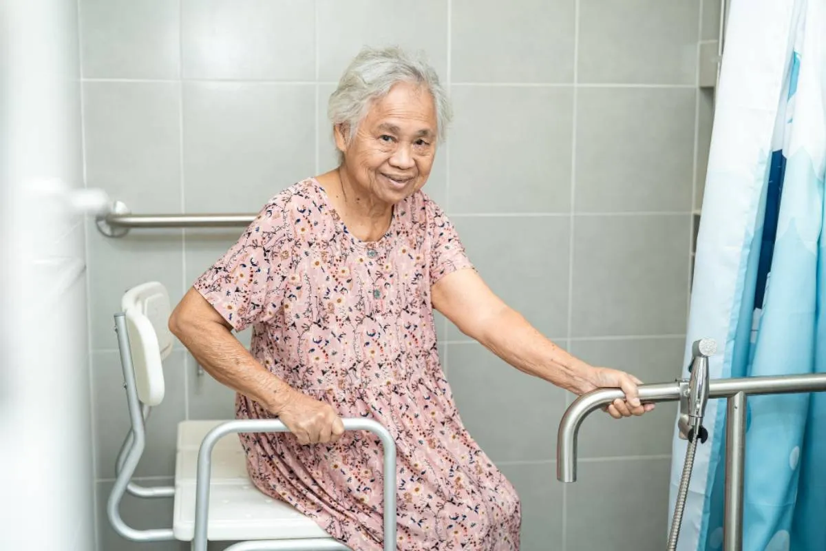 Higiene en adultos mayores: ¿Cuántas veces deben bañarse por semana?