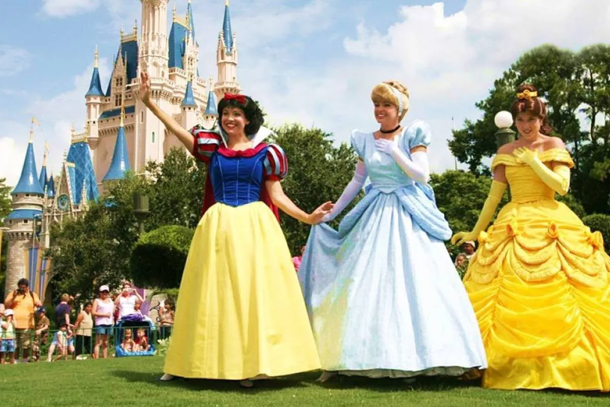La regla secreta que deben seguir las princesas Disney en los parques temáticos