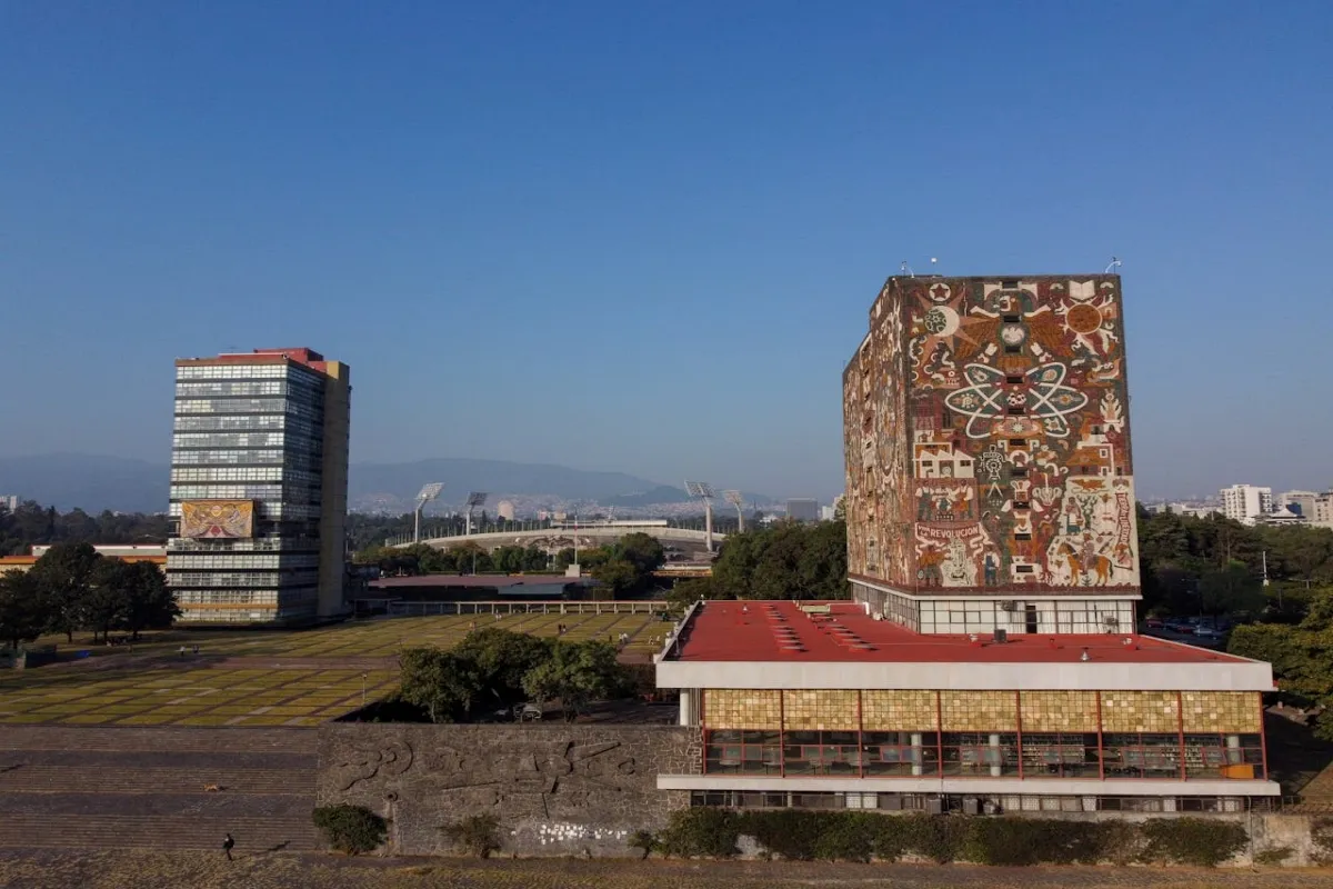 La UNAM ha salido del top 100 del ranking de universidades QS World University Rankings 2026. | Foto: Pexels.