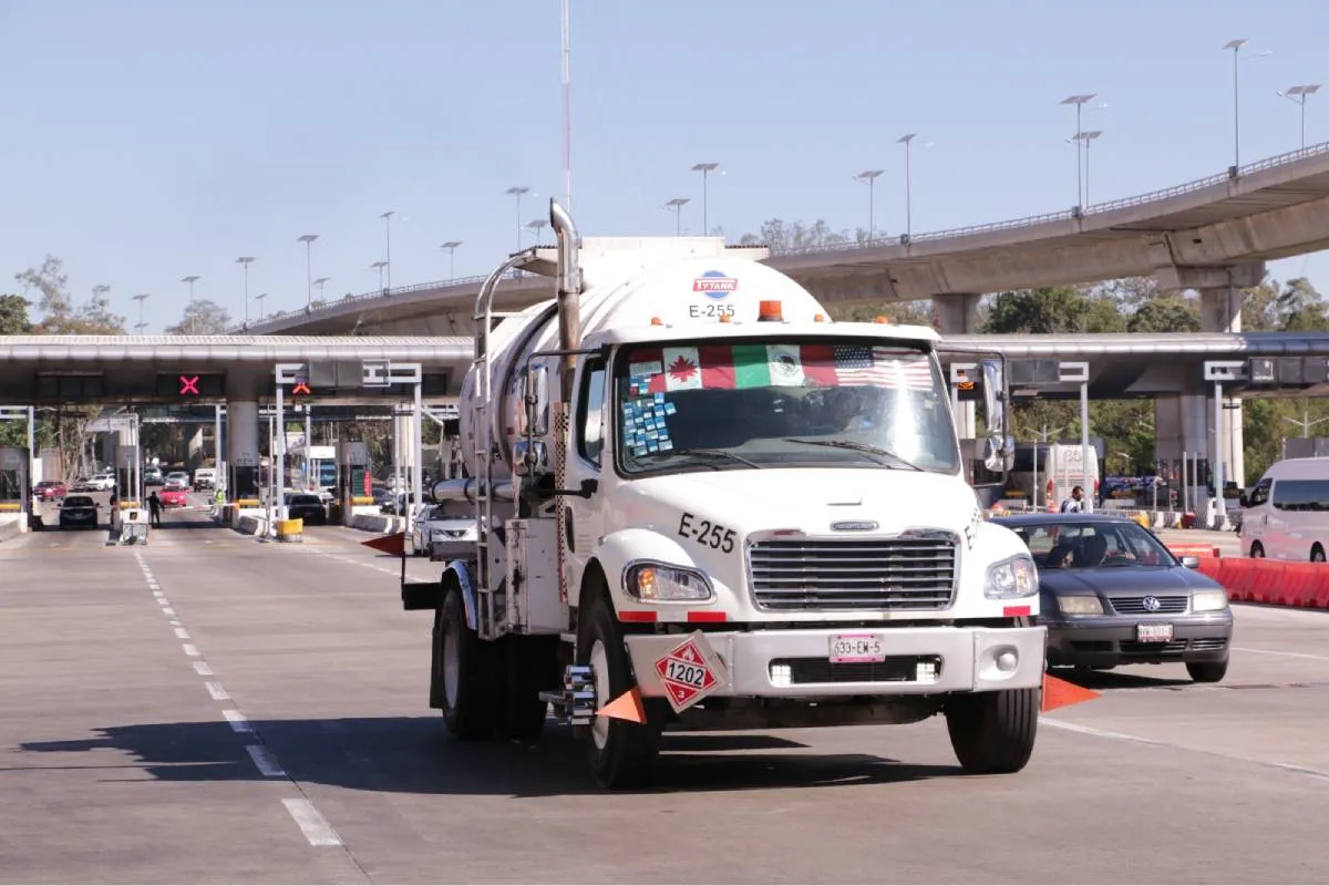 La DGAF también llevará a cabo una simplificación administrativa de trámites en beneficio del autotransporte que circula por las carreteras federales del país.
