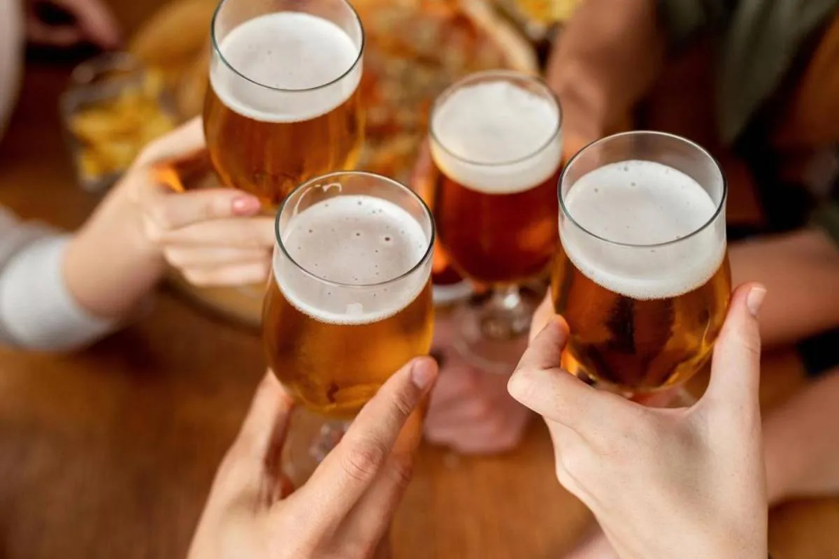 ¿Qué tan dañina es la cerveza? Riesgos, calorías y consumo responsable