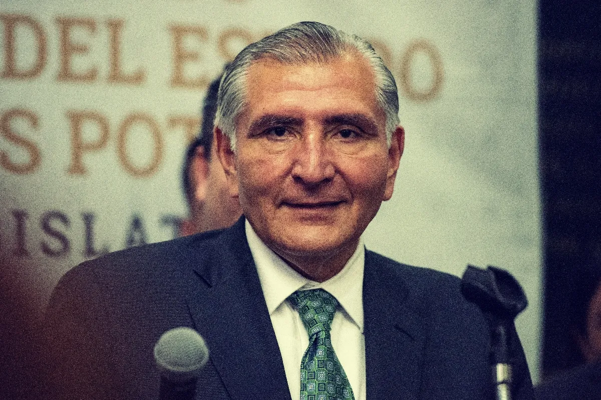 Adán Augusto reaparece en congreso de Morena luego de controversia por acusaciones a su ex secretario. | Foto: Wikimedia Commons.