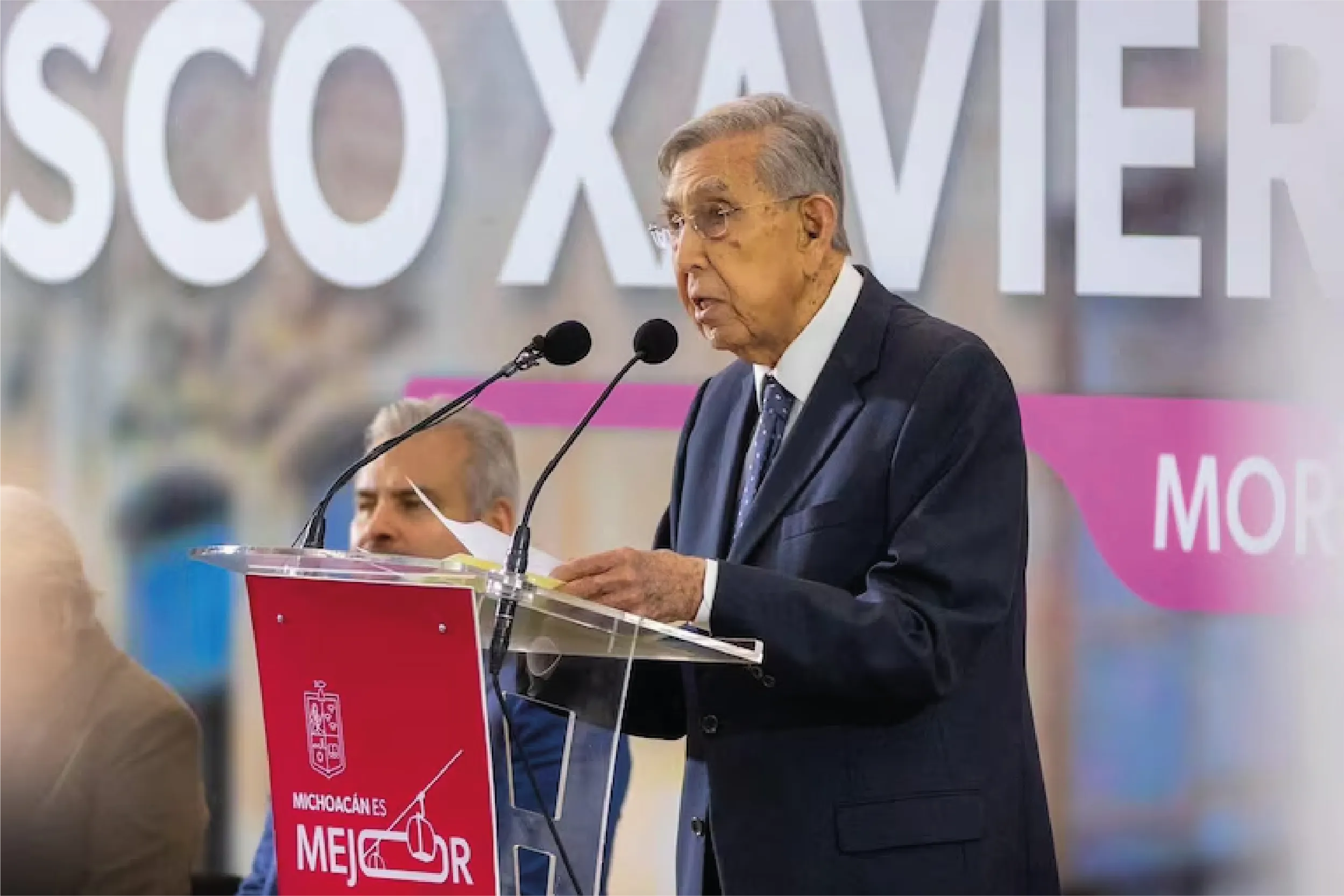 Cuauhtémoc Cárdenas durante el homenaje a Francisco Xavier Ovando, donde advirtió que la democracia en México se debilita ante la violencia y la precariedad del Estado.