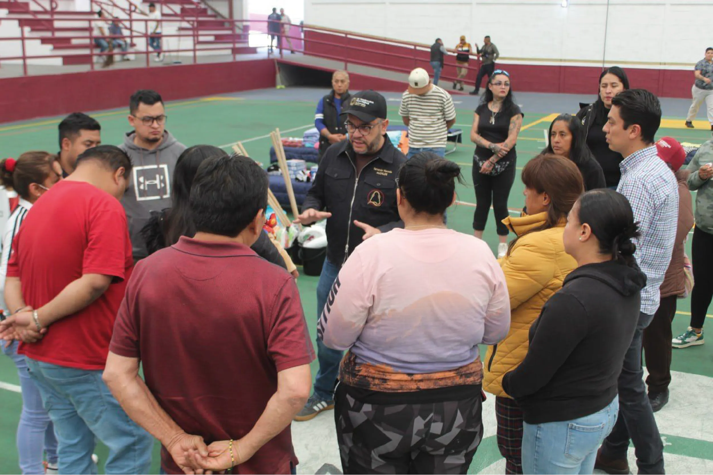 Equipos de emergencia brindan apoyo a familias afectadas en La Magdalena Contreras.