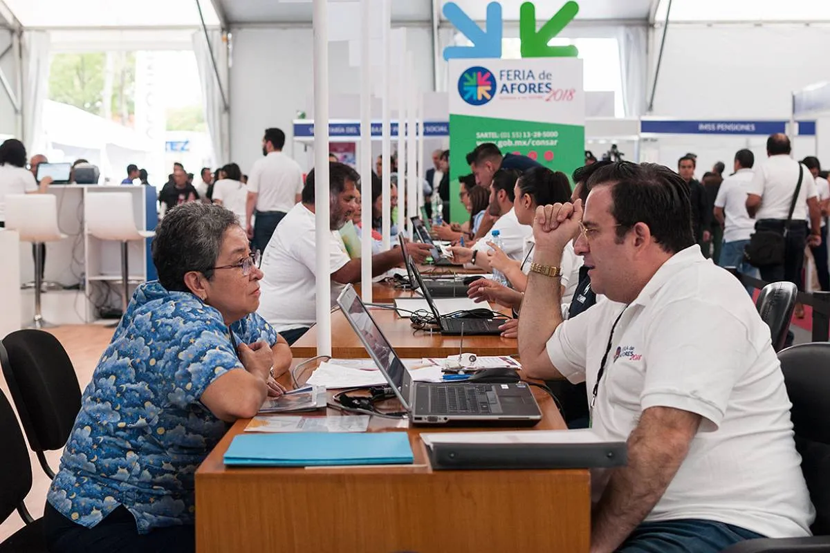 Feria de Afores 2025: trámites gratuitos y asesoría directa en el Zócalo de la CDMX