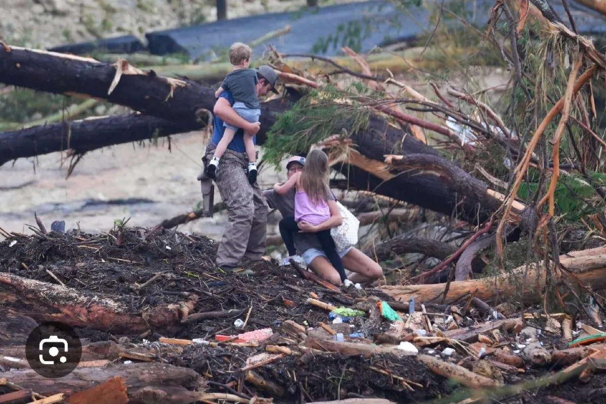 Las inundaciones en Texas ha dejado saldo rojo y varios desaparecidos. | Foto: X.