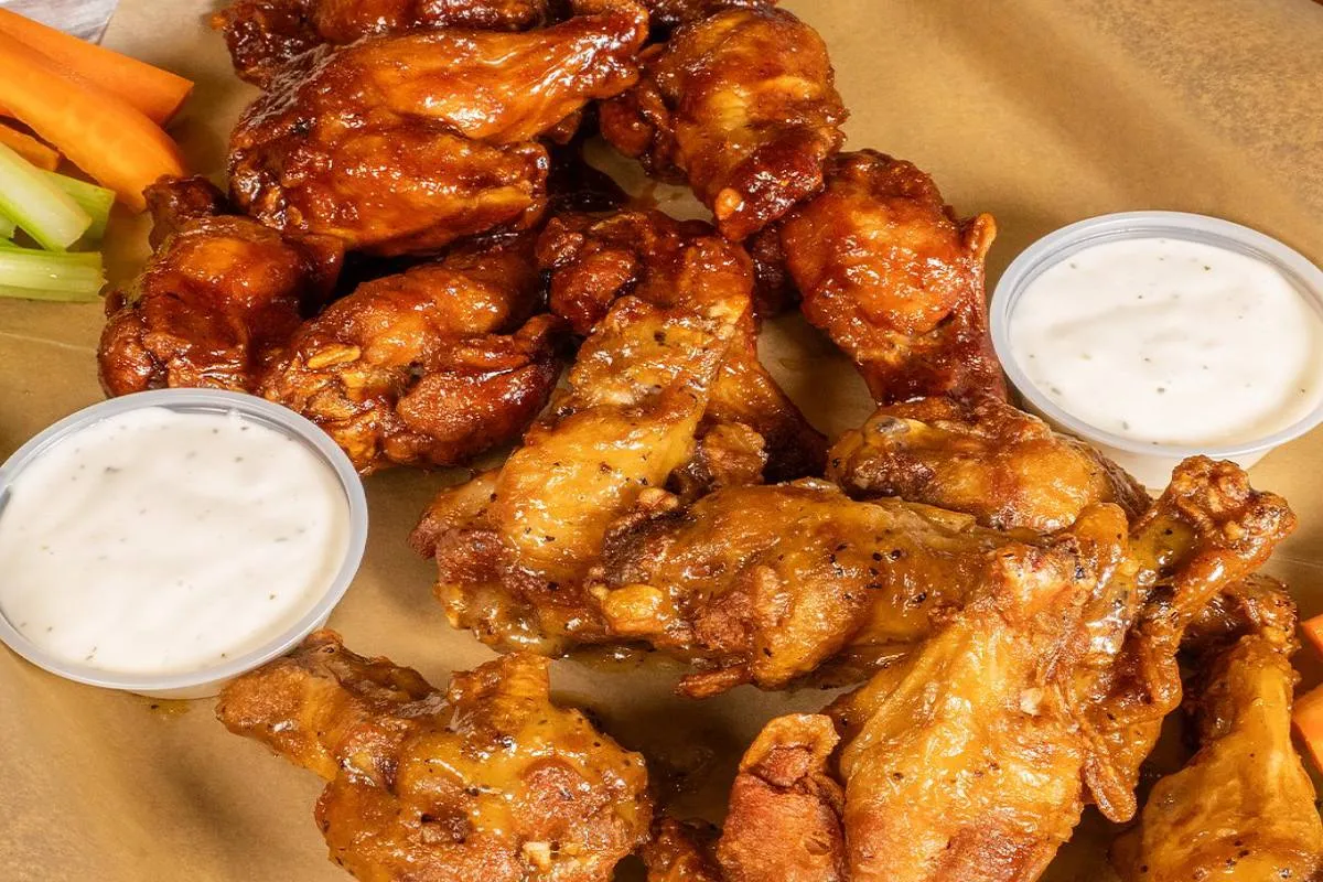 Buffalo Wild Wings® es una franquicia con presencia internacional y más de 1,200 restaurantes en 11 países. Foto: @BWWingsMX