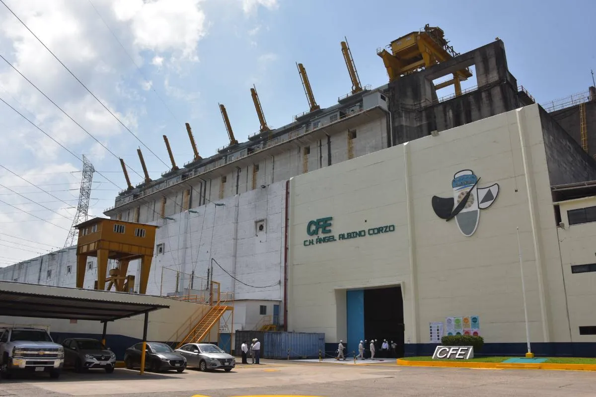 Durante el primer semestre del año, la CFE acumuló ganancias por 68,690 millones, borrando el saldo negativo de 74,821 millones reportado en el mismo lapso del año anterior. Foto: @CFEmx