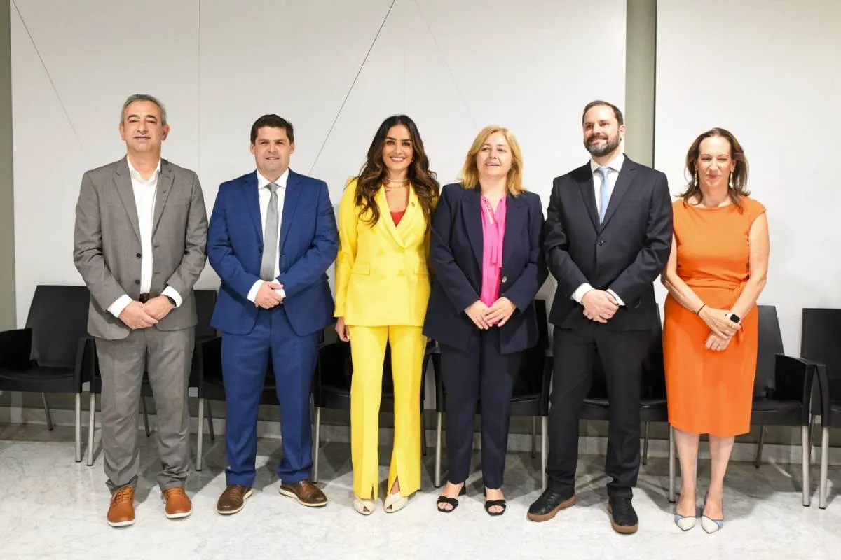 Rojo de la Vega, invitada a exponer su modelo de gobierno en Madrid