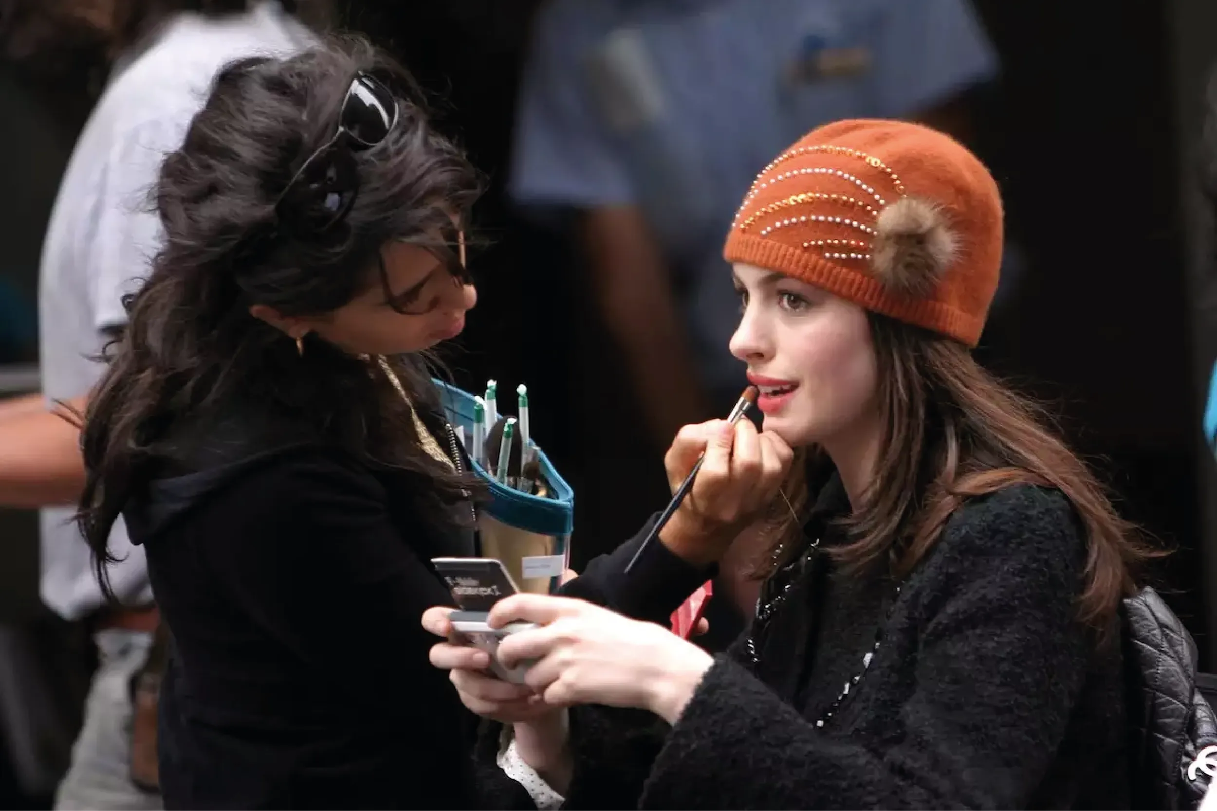 Anne Hathaway fue captada grabando escenas de El Diablo Viste a la Moda 2 en Nueva York.