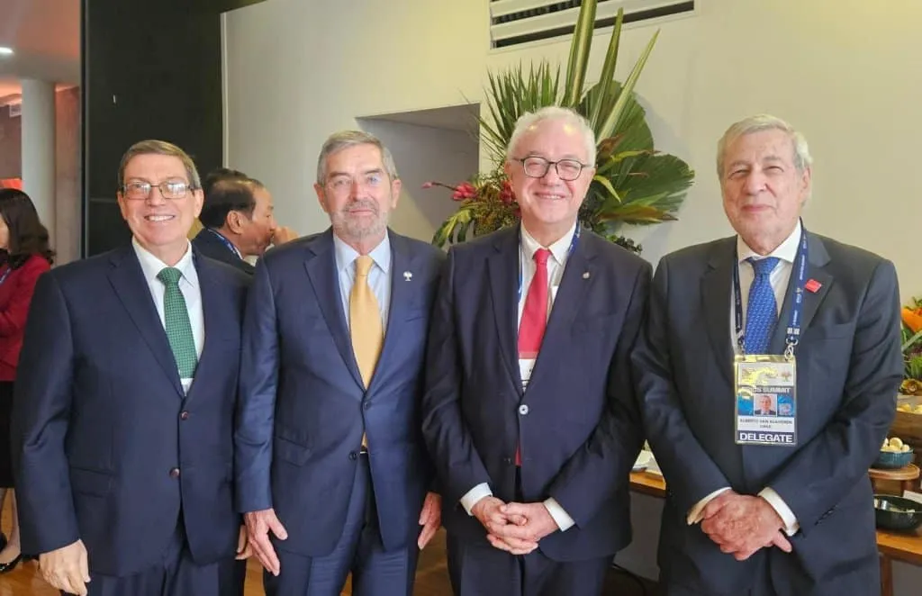 Juan Ramón de la Fuente solicita licencia temporal en la SRE para someterse a cirugía