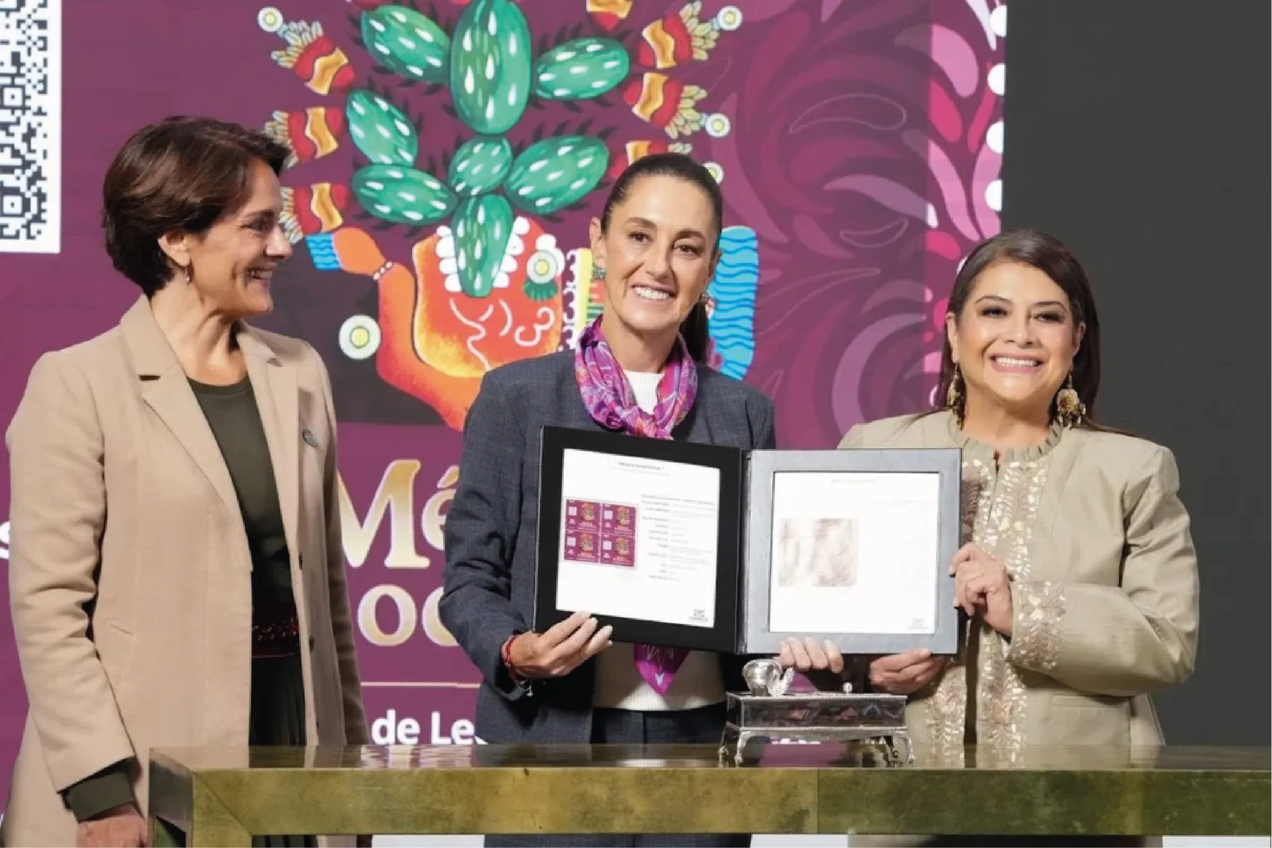 El Gobierno de México presentó un timbre postal conmemorativo por los 700 años de la fundación de México-Tenochtitlán.