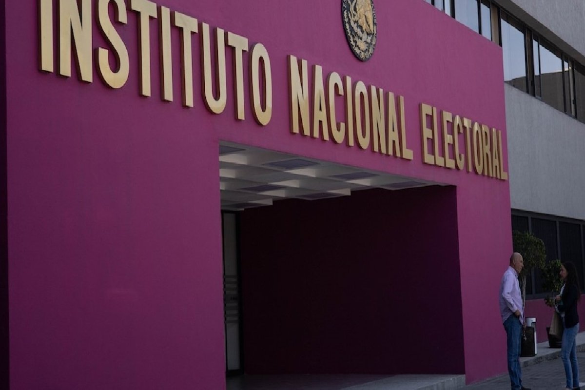 INE cambia reglas para las “boletas planchadas”.