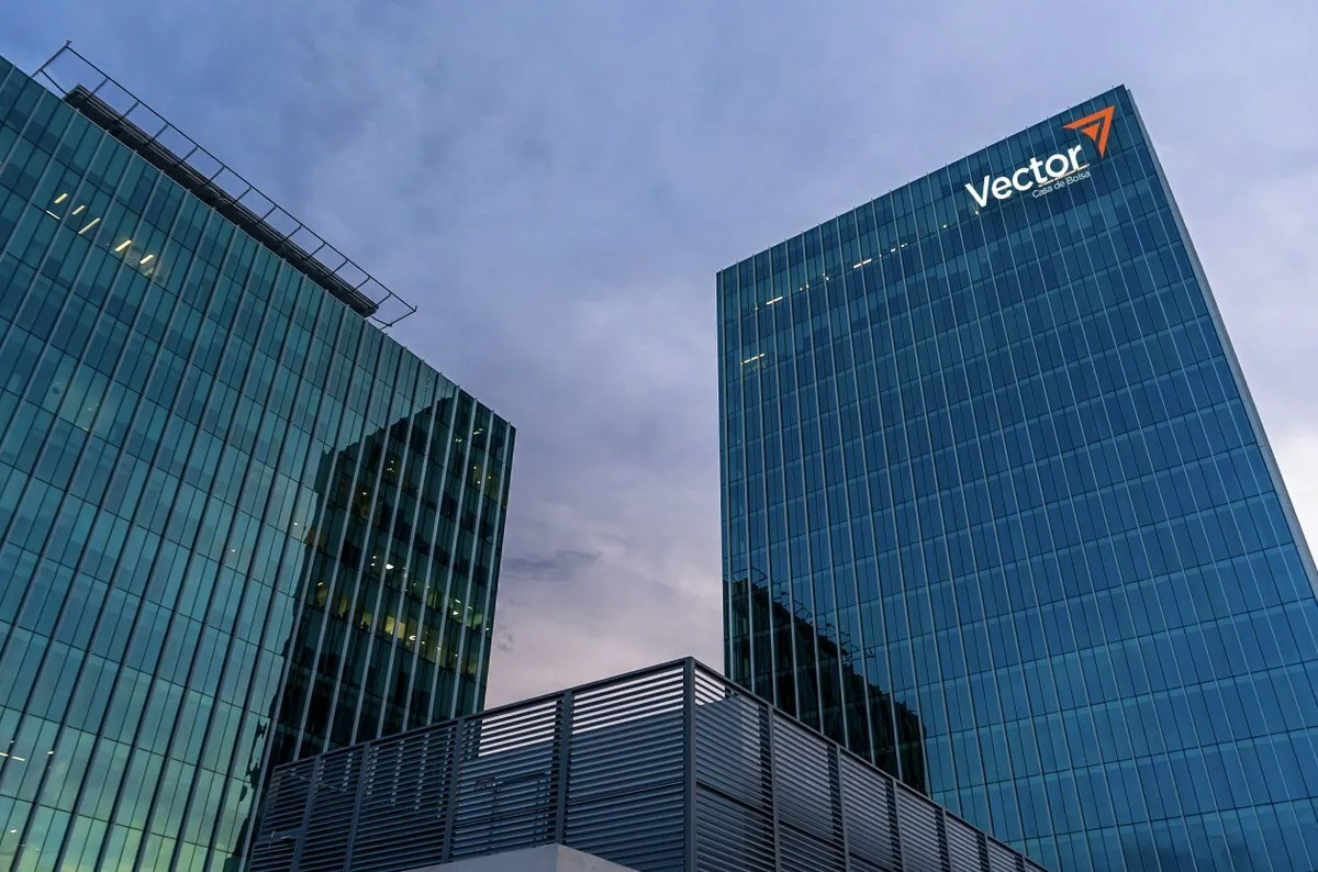 El Gobierno de Puebla admite tener recursos invertidos en Vector Casa de Bolsa. | Foto: Archivo.