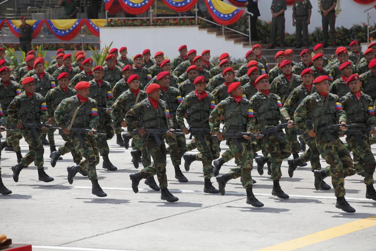 El fin de semana se registró una jornada de alistamiento militar en Venezuela ante amenazas de Estados Unidos. | Foto: Flickr.