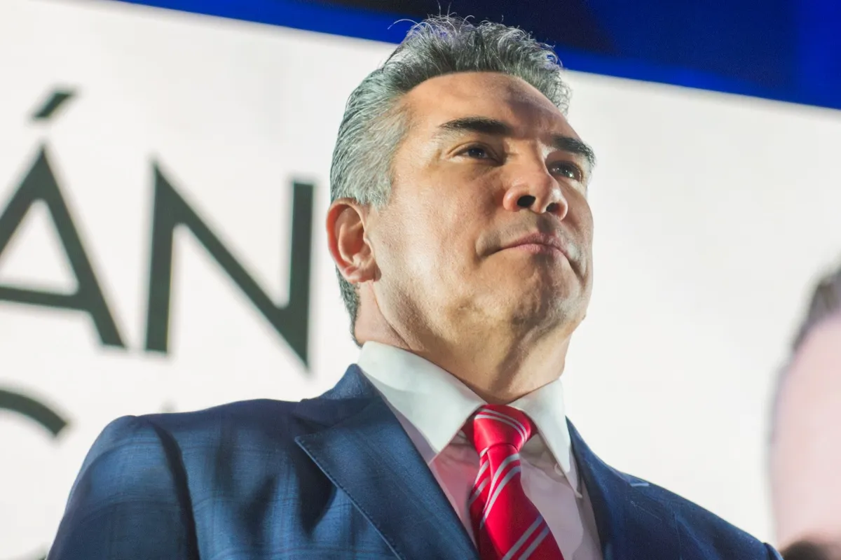 La Consejería Jurídica de la Presidencia señala que sí procedería una posible solicitud de desafuero contra Alito Moreno por su agresión a Noroña. | Foto: Wikimedia Commons.