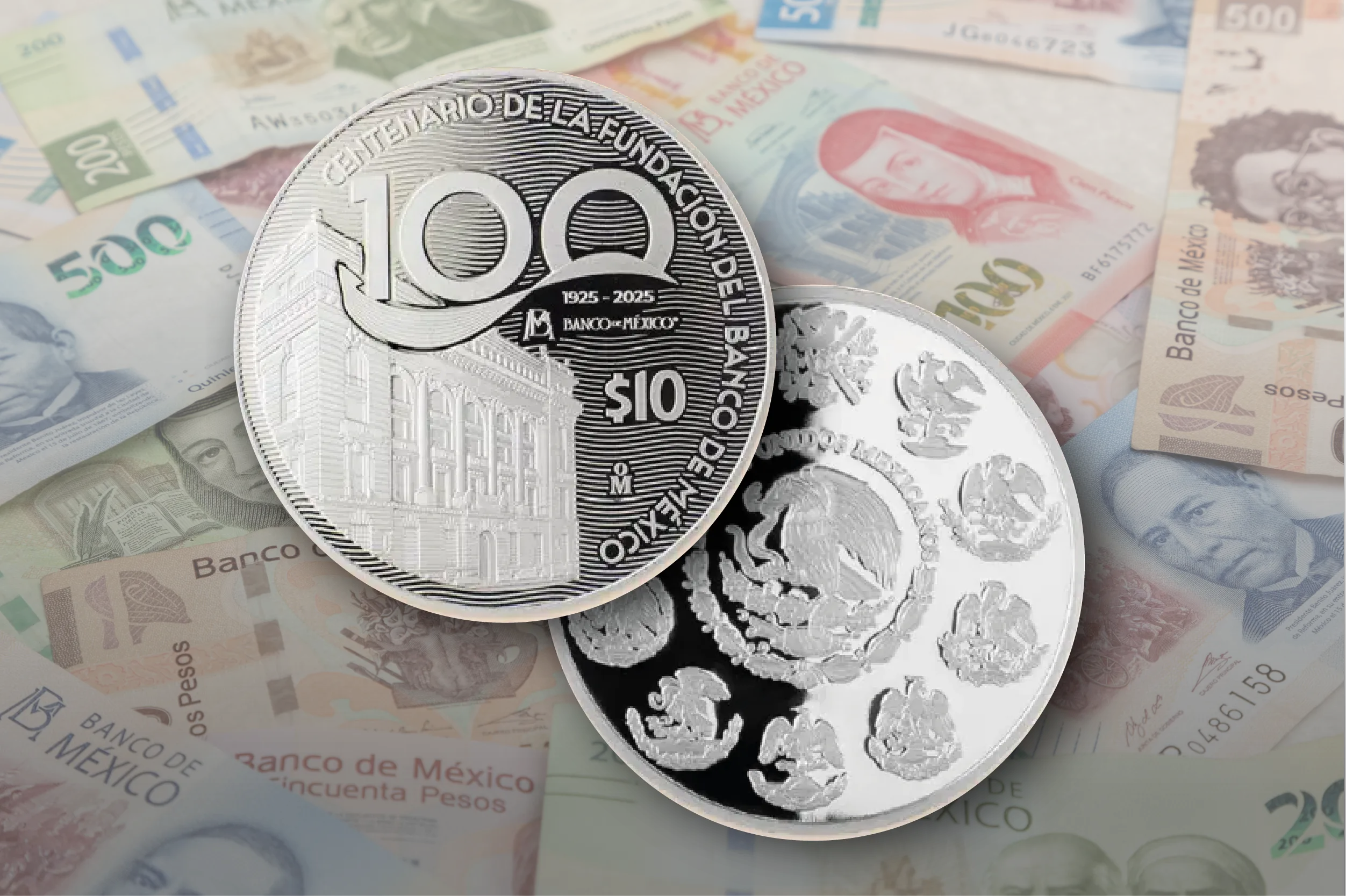 Moneda de plata de 10 pesos emitida por Banxico para conmemorar su centenario, con el Escudo Nacional rodeado de emblemas históricos de México.