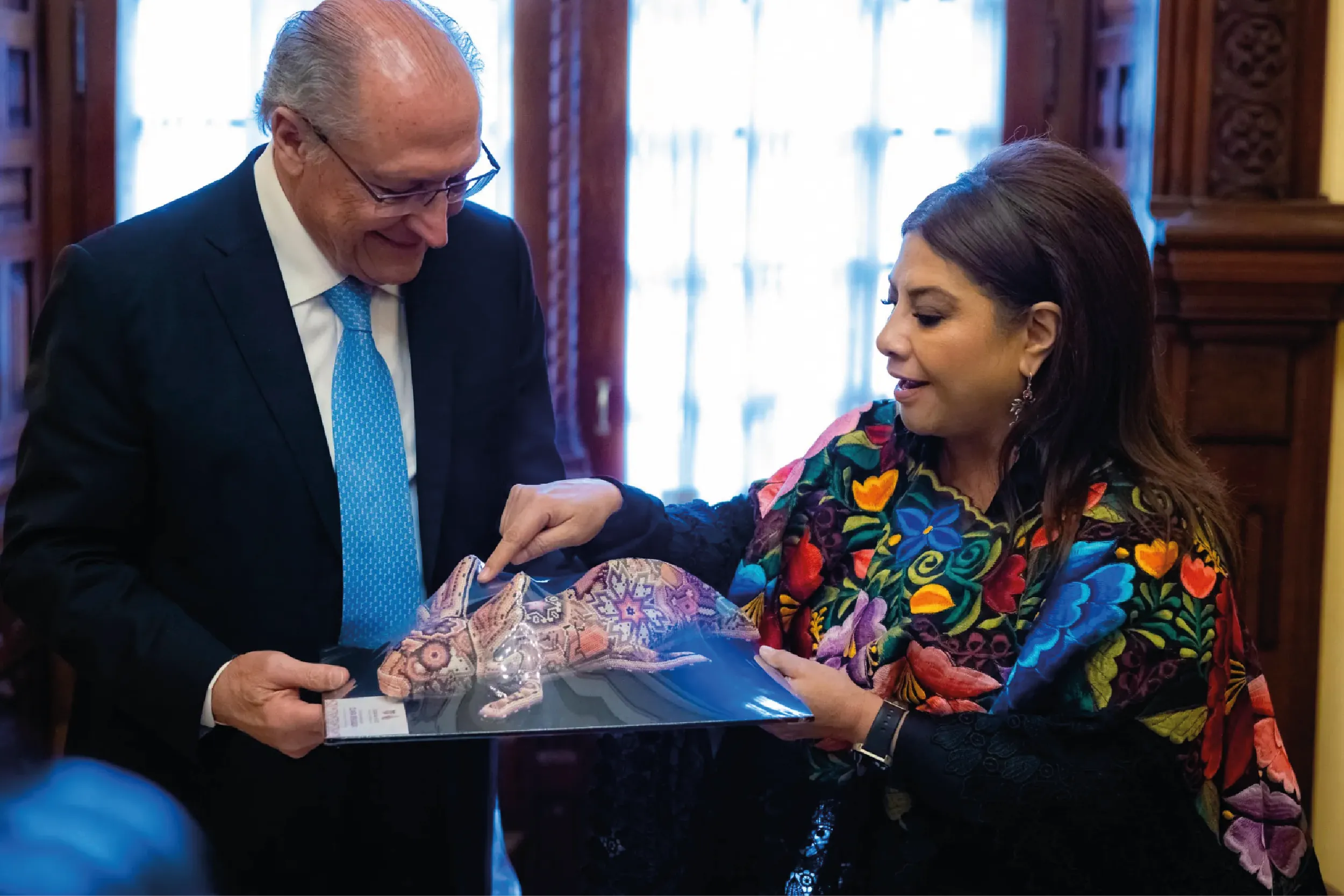 Brugada entrega las Llaves de la CDMX a Geraldo Alckmin.