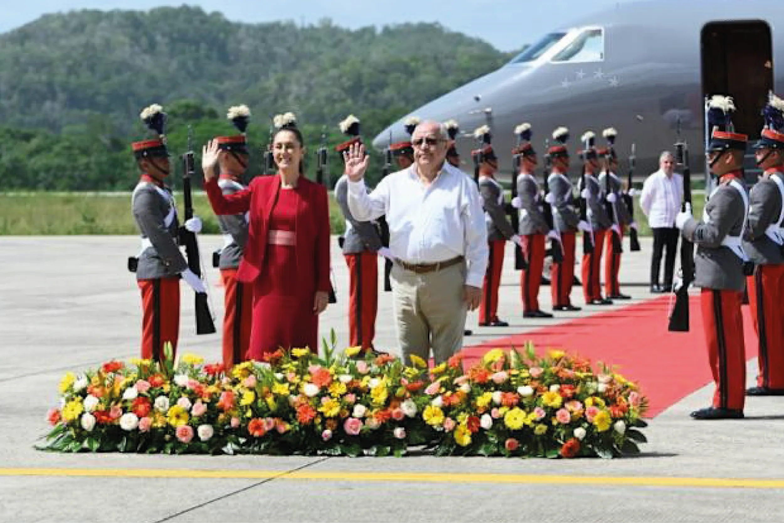 Claudia Sheinbaum Pardo, arribó este viernes al departamento de Petén, Guatemala.