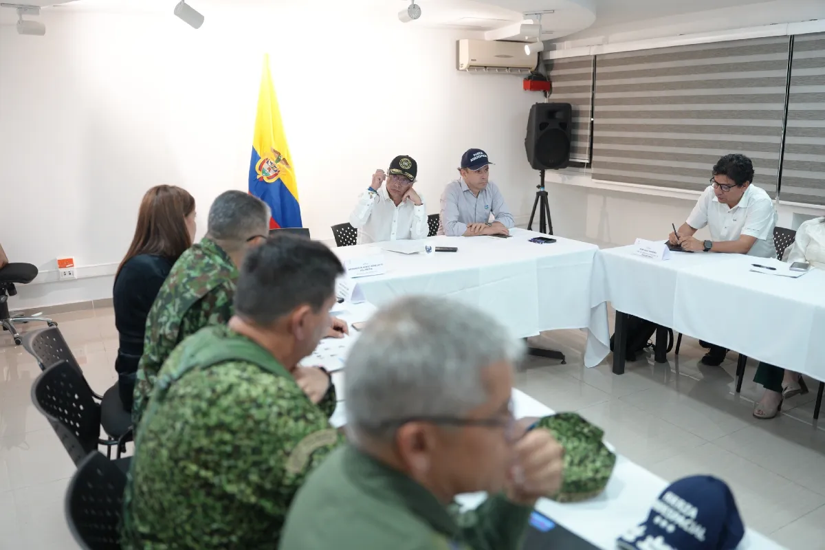 Autoridades de Colombia piden que se declare como organizaciones terroristas a las disidencias de Iván Mordisco y la Segunda Marquetalia, responsables del ataque. | Foto: X Presidencia de Colombia.