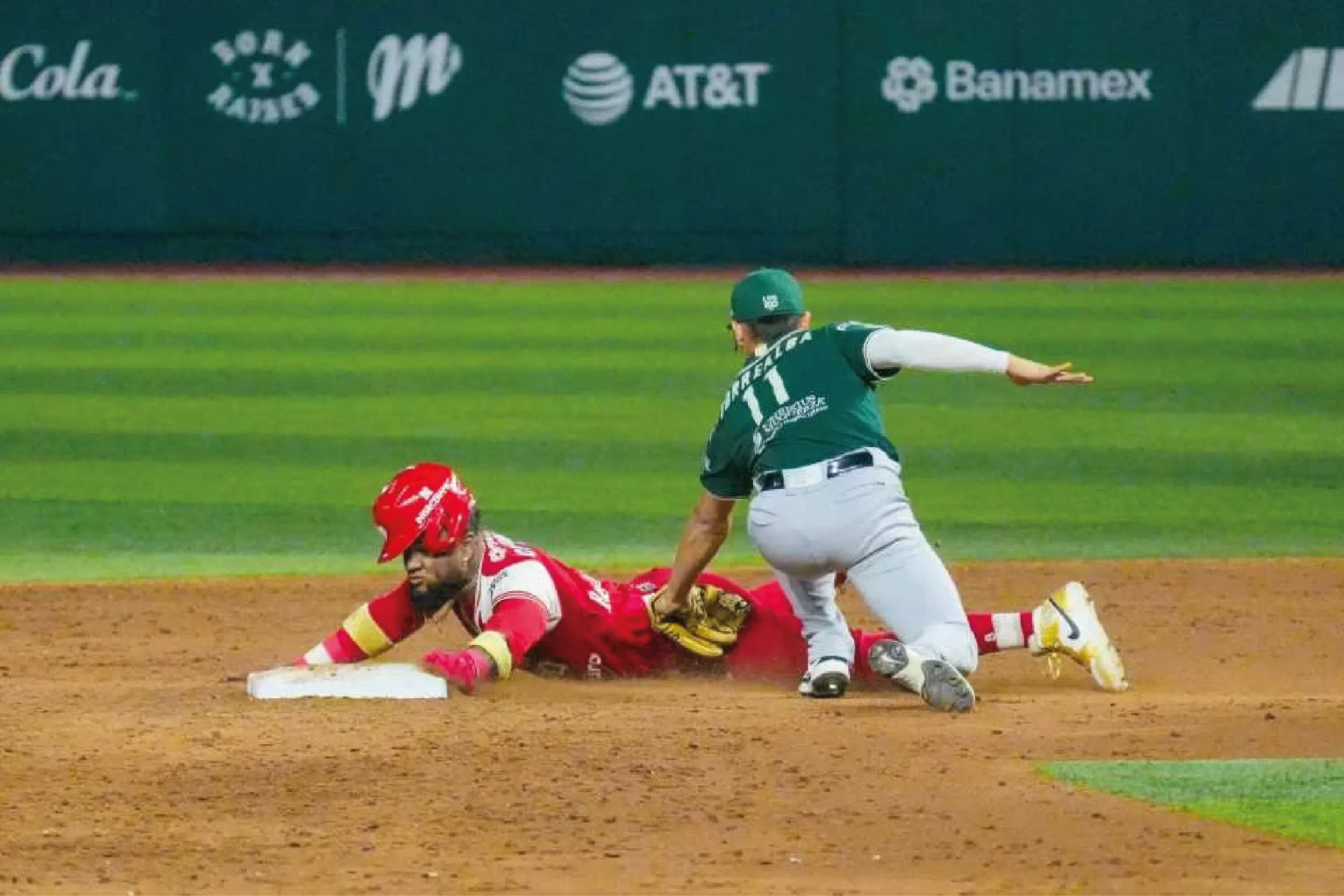 Un menor resultó gravemente herido por un pelotazo en el Estadio Alfredo Harp Helú durante la Serie de Zona entre Diablos Rojos y Pericos.