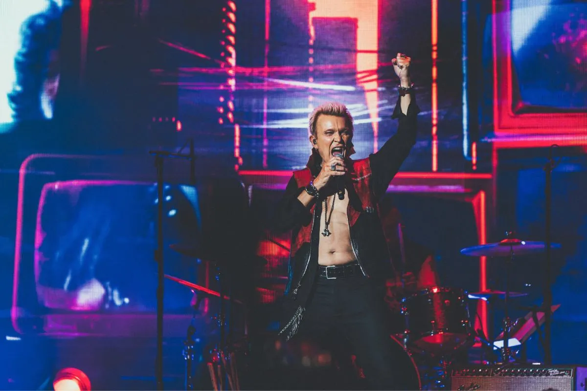 El montaje está pensado para brindar una experiencia punk rock de alta producción. Foto: X
