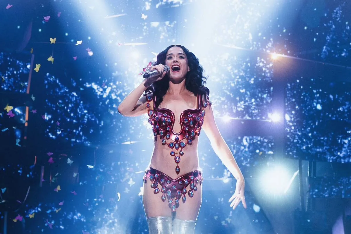 Katy Perry sufre descarga eléctrica durante espectáculo aéreo de The Lifetimes Tour