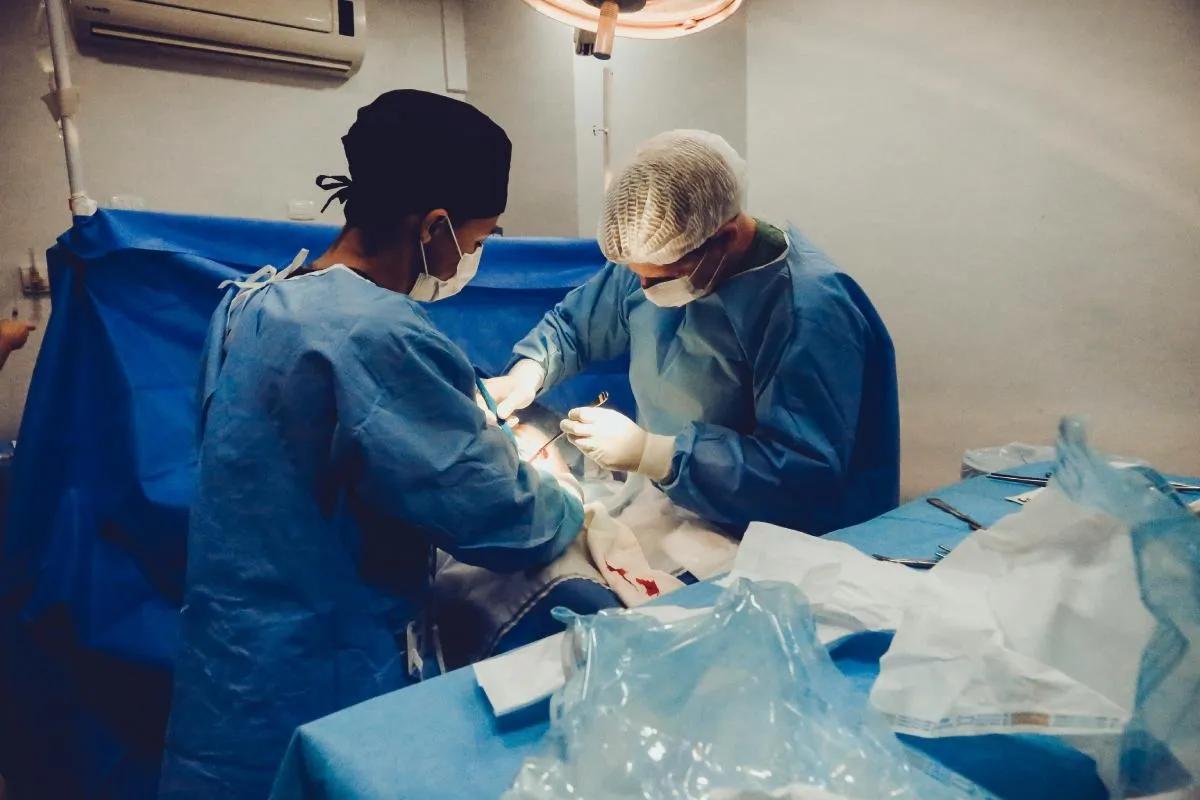 El estudio también estimó que al menos 287,000 hogares cayeron en pobreza debido al gasto en salud. Foto: Pexels