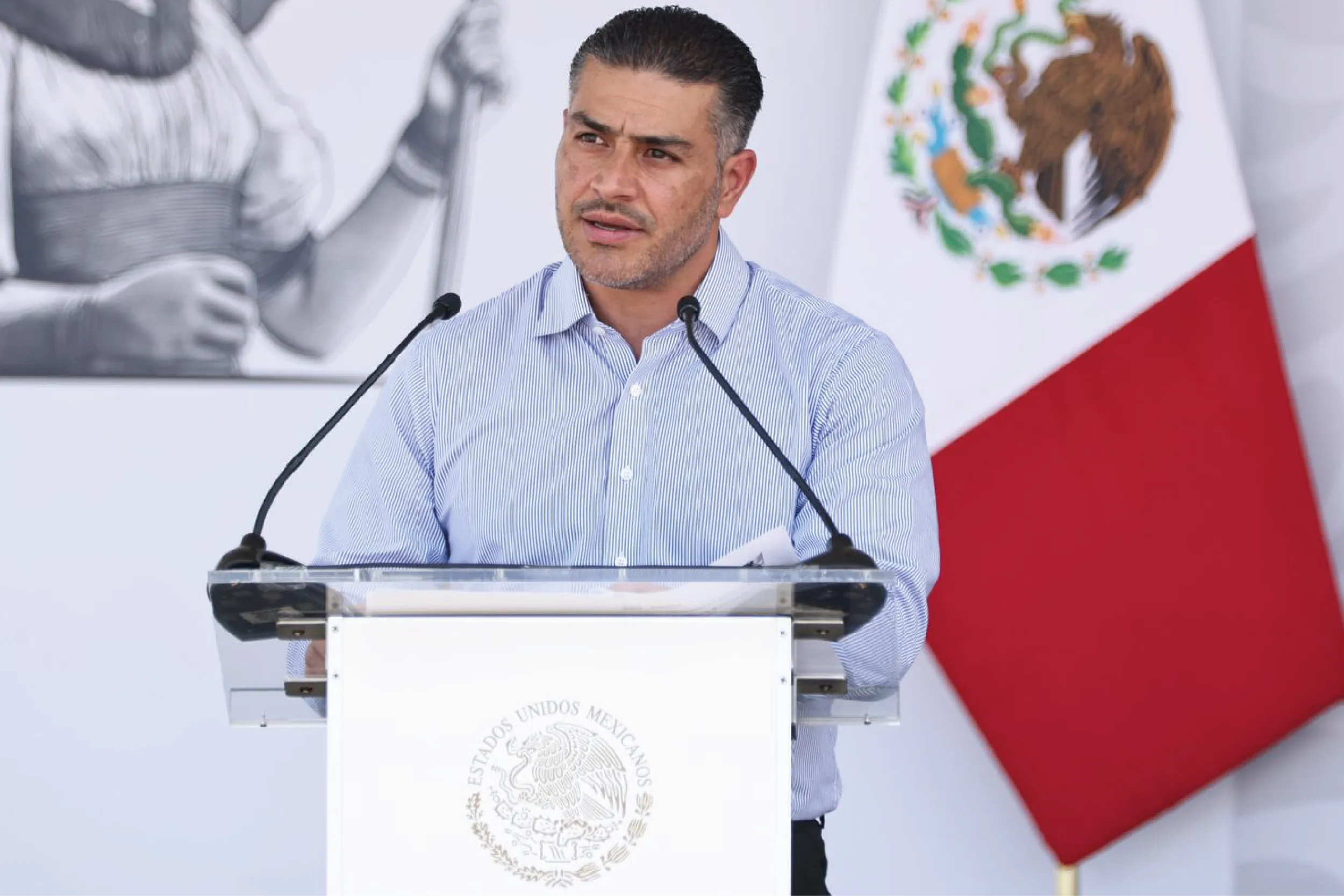El secretario Omar García Harfuch entrega 100 patrullas a la Policía Estatal de Sinaloa para reforzar la seguridad en Culiacán y otros municipios.
