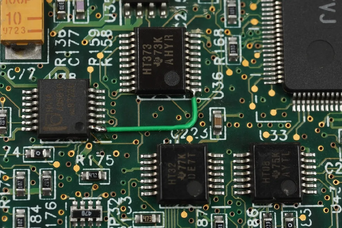Trump anunció un arancel del 100 por ciento a chips y semiconductores. | Foto: Pixabay.