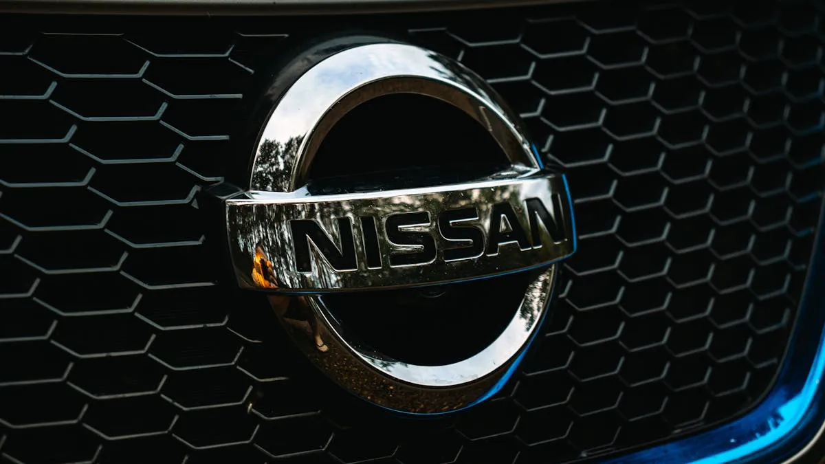 Profeco alerta fallas y revisión de 20,000 Nissan en México