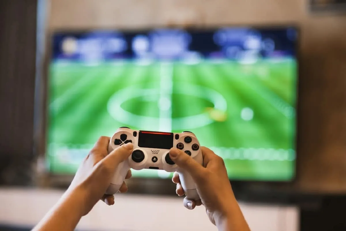 Profeco ha recibido la queja de un usuario de PlayStation por no mostrar los precios en pesos y por no ser claro con el cobro del IVA. | Foto: Pexels.