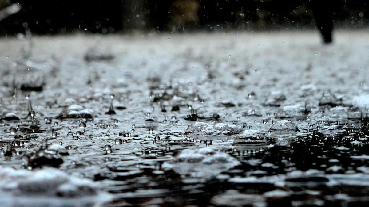 Se forma la depresión tropical Diez-E en el Pacífico y evoluciona a tormenta.