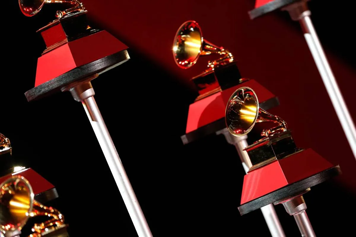 Bad Bunny lidera las nominaciones al Latin Grammy 2025 con 12 menciones