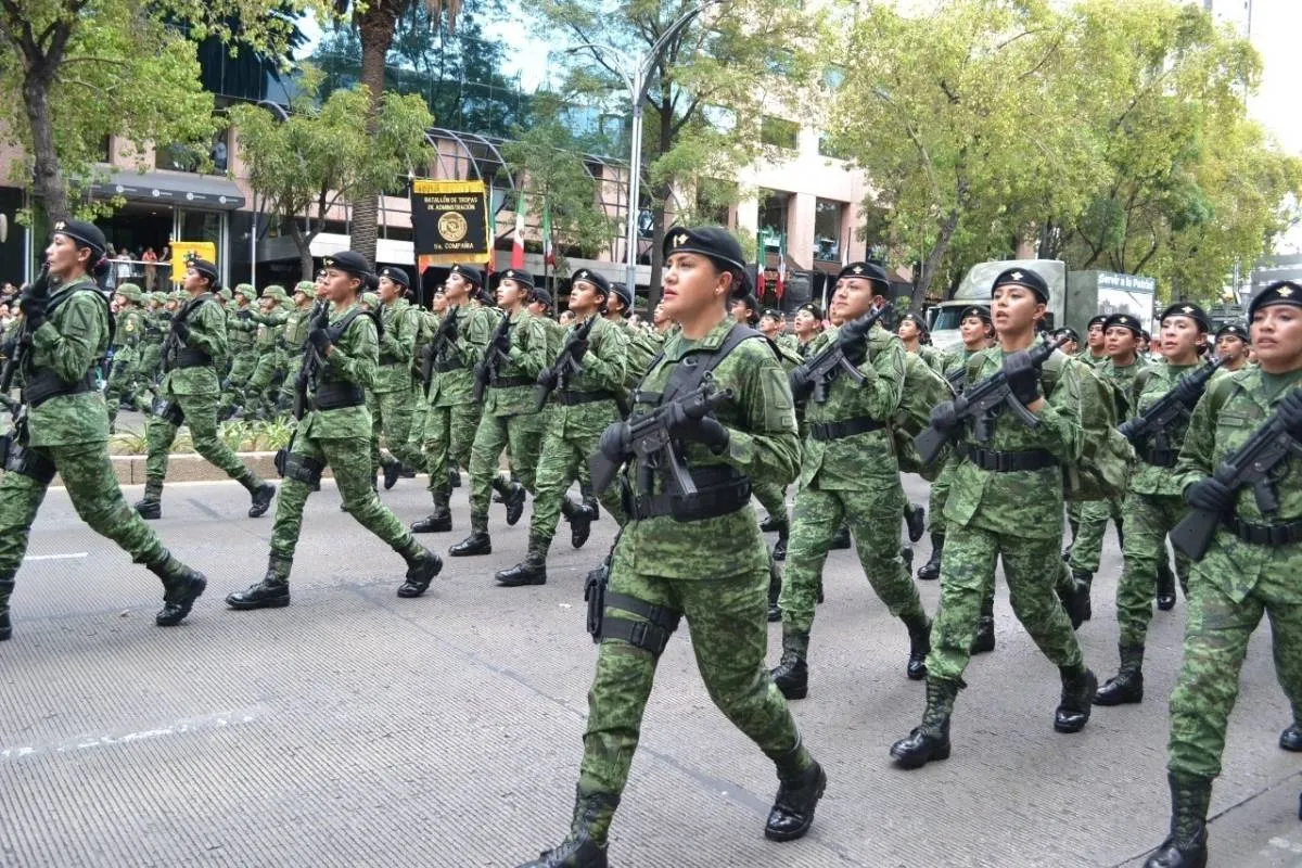 Este evento es una de las tradiciones más representativas del país, pues no solo refleja historia y patriotismo, sino que también rinde homenaje a las fuerzas armadas mexicanas.