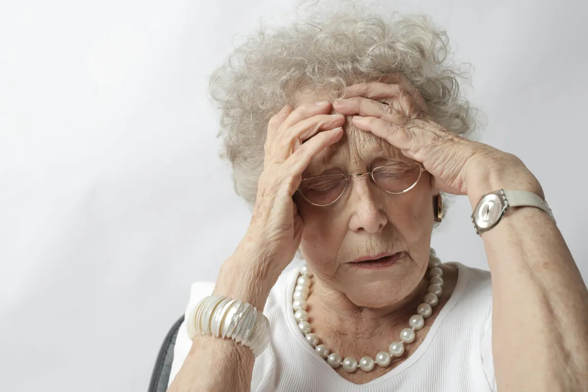 Muchos creen que el Alzheimer es una parte natural del envejecimiento o que solo afecta la memoria. Foto: Pexels
