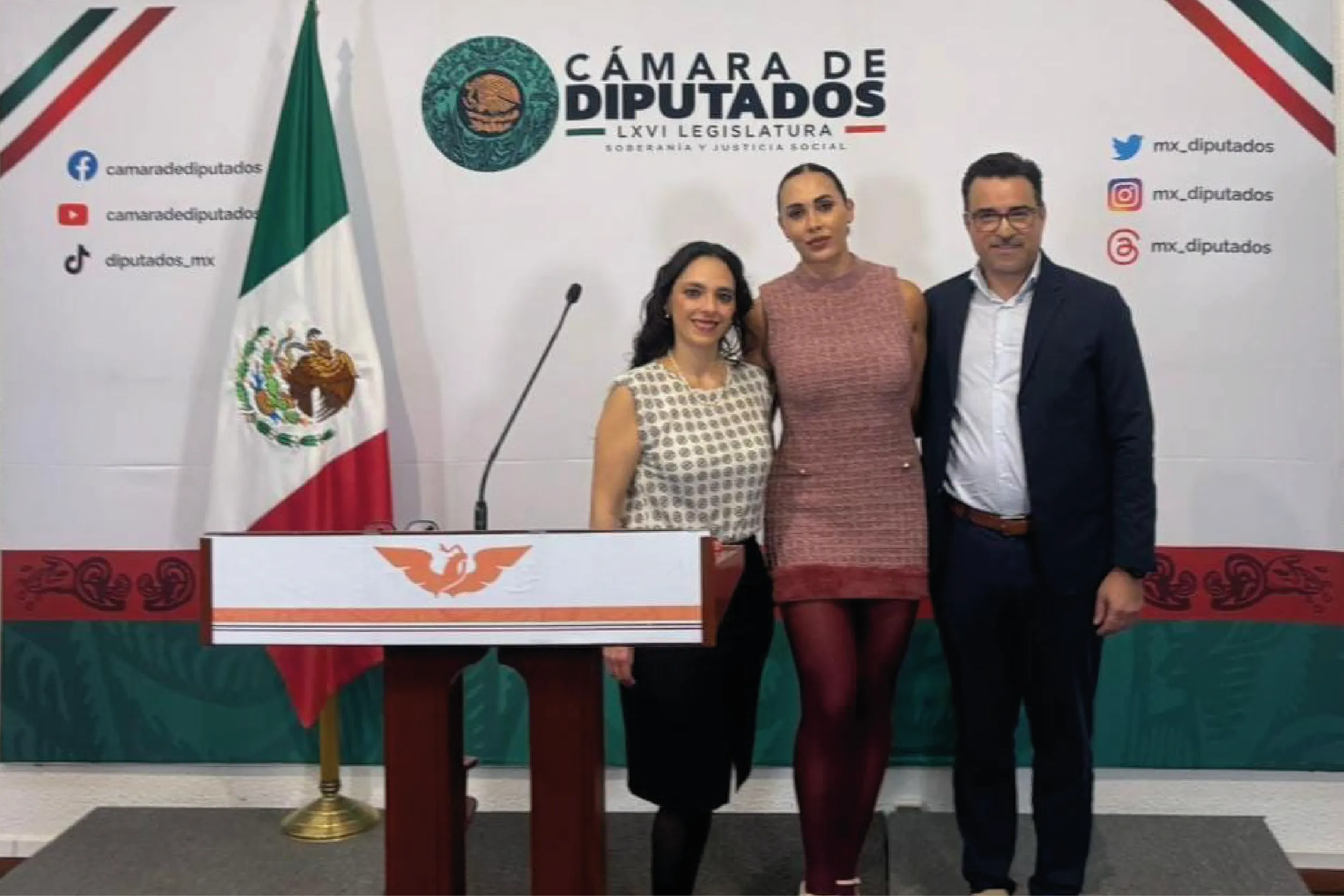 La diputada Macky González, junto con especialistas y sociedad civil, durante el foro en la Cámara de Diputados.